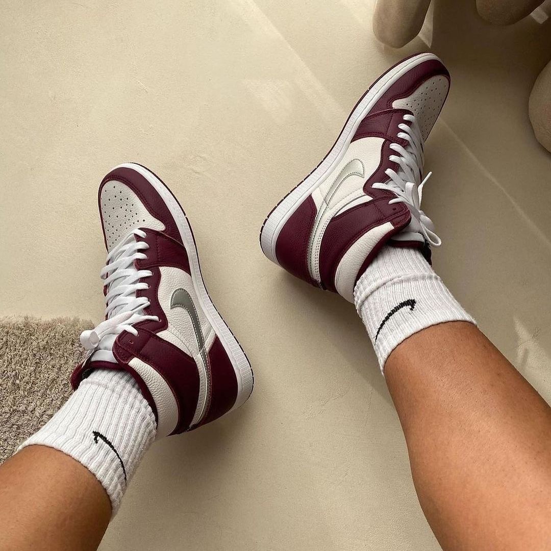 Air Jordan 1 High 'Bordeaux'